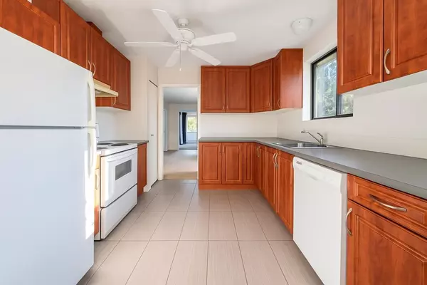 North Vancouver, BC V7K 2G4,3003 Sunnyhurst RD