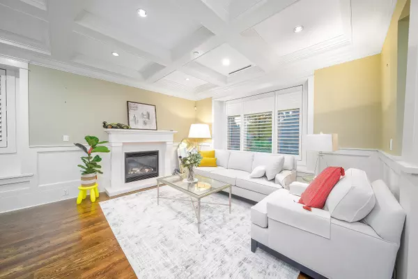 Vancouver, BC V6R 2Z9,3838 W 15th AVE