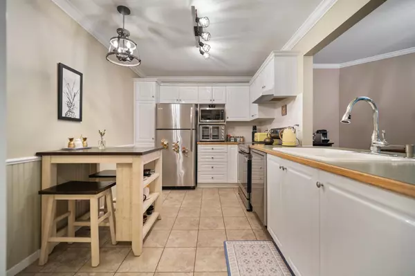 Surrey, BC V3W 1E7,6557 121 ST #110