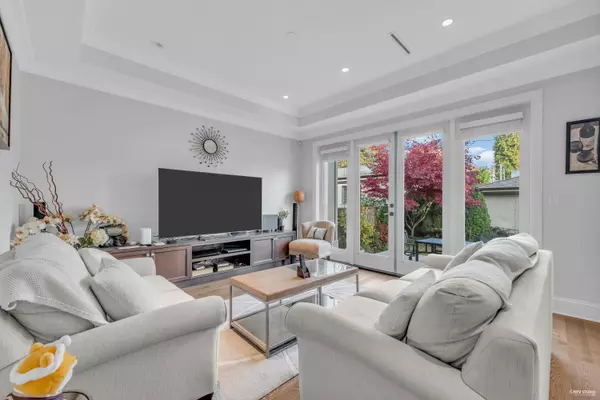 7458 Maple ST Vancouver, BC V6P 5P7