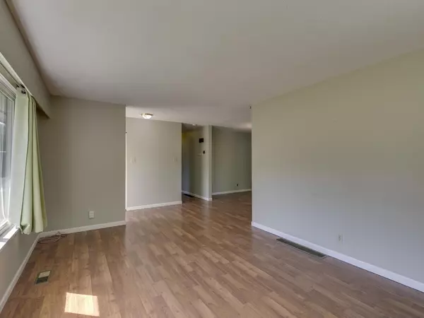 41587 Grant RD Squamish, BC V0N 1H0