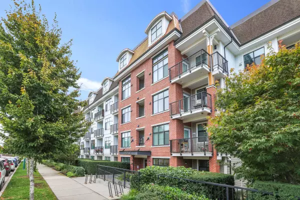 828 Gauthier AVE #106, Coquitlam, BC V3K 0E9