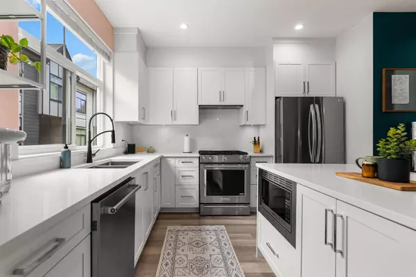 Surrey, BC V3Z 0R6,2427 164 ST #8