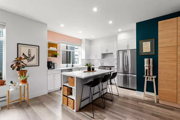 Surrey, BC V3Z 0R6,2427 164 ST #8