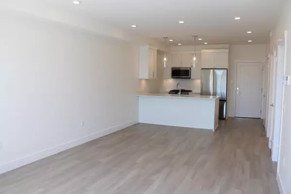 Maple Ridge, BC V2X 1C7,22633 Selkirk AVE #308