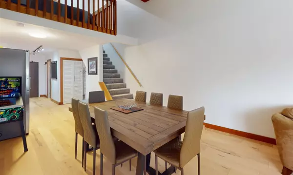 Whistler, BC V8E 0H1,2021 Karen CRES #301