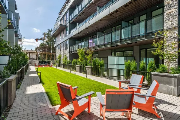 Coquitlam, BC V3K 3X6,375 Clayton ST #209