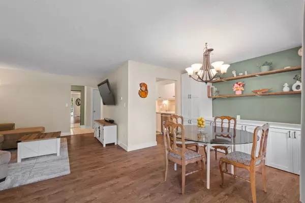 North Vancouver, BC V7J 2H2,1050 Premier ST #86