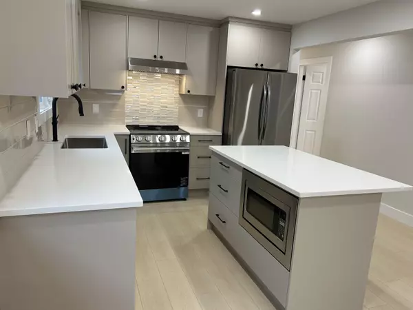 Burnaby, BC V5C 2S4,4848 Frances ST