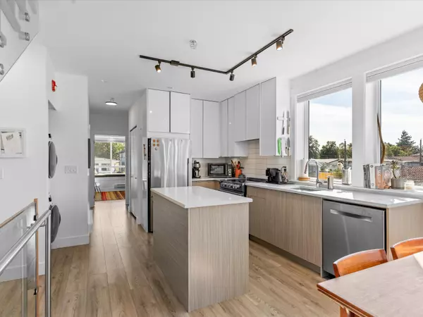 Vancouver, BC V5N 3G1,2286 E 33rd AVE