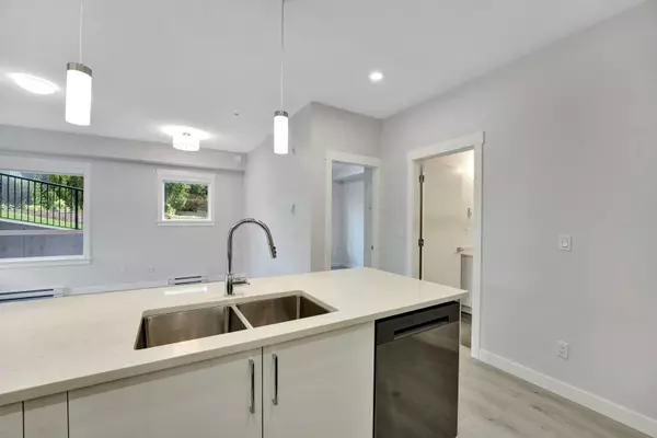 Abbotsford, BC V0V 0V0,33886 Pine ST #406