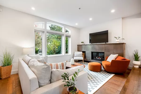 Vancouver, BC V5N 4V9,1915 Templeton DR