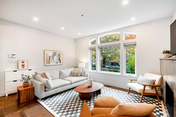 Vancouver, BC V5N 4V9,1915 Templeton DR