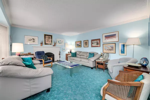 Richmond, BC V7A 1Y2,9280 Glenbrook DR