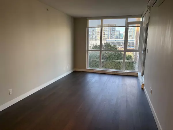 Richmond, BC V6Y 0H2,6180 Cooney RD #705