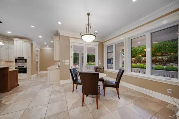 13464 Vine Maple DR Surrey, BC V4P 1W9