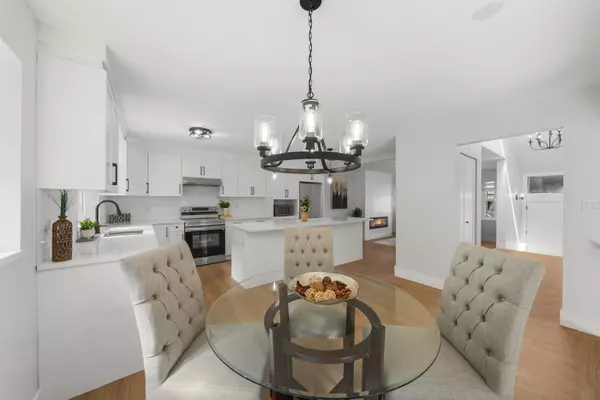 23005 Apple GRV Maple Ridge, BC V2X 9K3