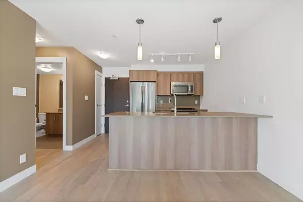 Burnaby, BC V3N 0E6,7058 14th AVE #325