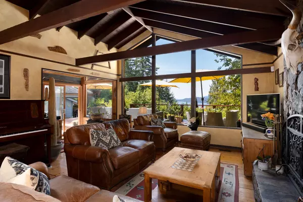 Lions Bay, BC V0N 2E0,315 Bayview RD