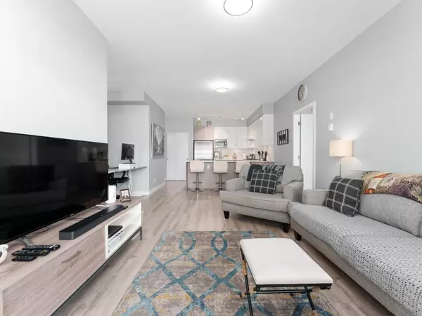 Burnaby, BC V5C 2H8,3971 Hastings ST #301