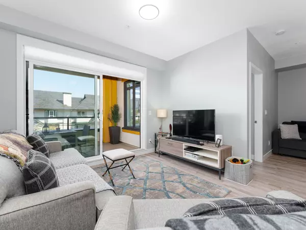 Burnaby, BC V5C 2H8,3971 Hastings ST #301