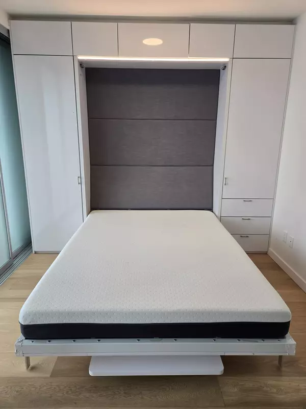 Surrey, BC V3T 0N2,13438 Central AVE #1208