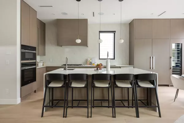 4413 Oxford ST, Burnaby, BC V5C 1E6