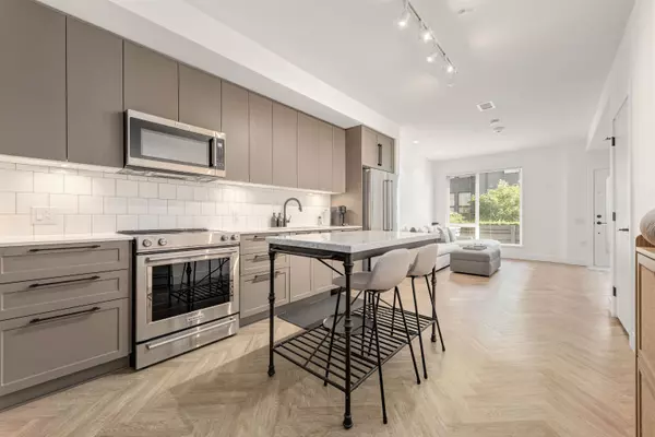 Burnaby, BC V5A 0G1,9278 Slopes Mews #3