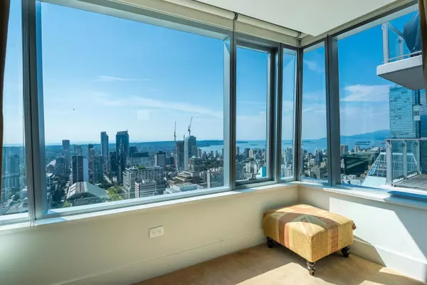 Vancouver, BC V6C 0B5,667 Howe ST #4101