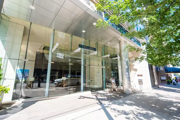 Vancouver, BC V6C 0B5,667 Howe ST #4101