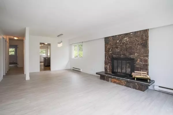 North Vancouver, BC V7P 1W9,1564 Hope RD