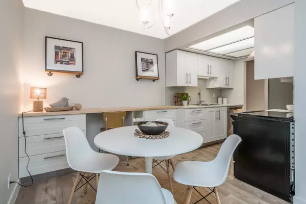 White Rock, BC V4B 3W5,1360 Martin ST #303