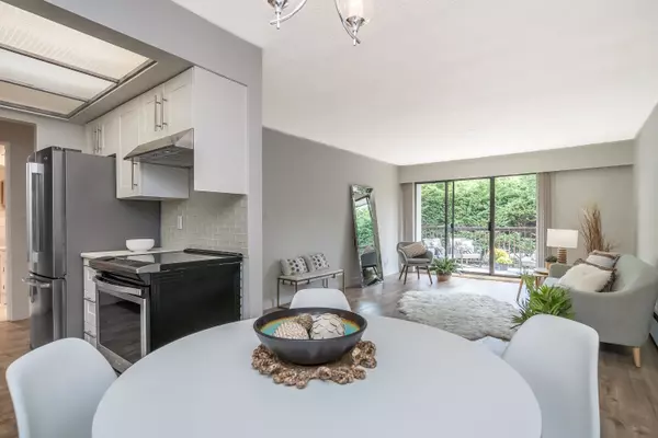 White Rock, BC V4B 3W5,1360 Martin ST #303