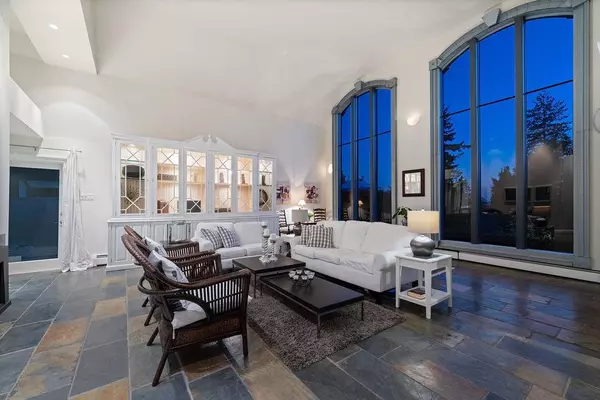 North Vancouver, BC V7N 2R8,284 Sandringham CRES