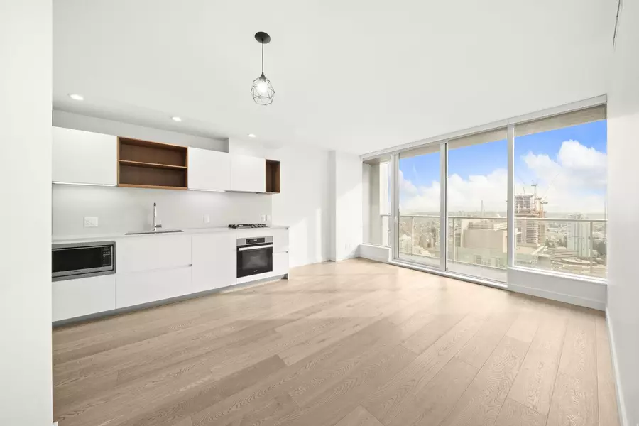 6000 Mckay AVE #4009, Burnaby, BC V5H 0K2