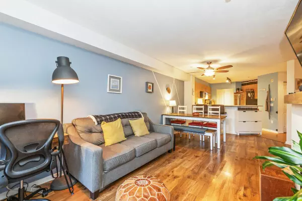 Port Moody, BC V3H 5K9,400 Klahanie DR #110