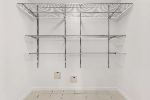 Vancouver, BC V6Z 3G2,550 Pacific ST #1001