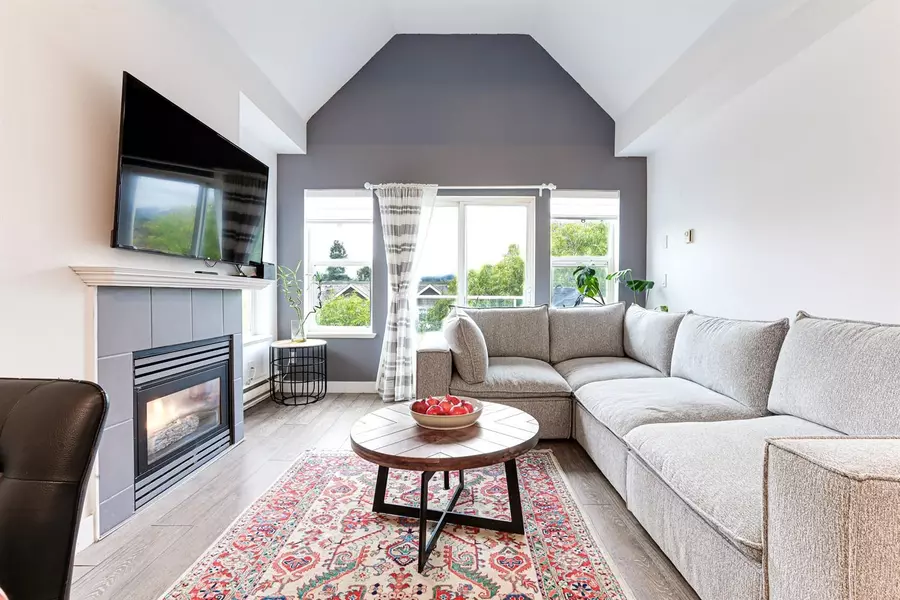 1558 Grant AVE #402, Port Coquitlam, BC V3B 1P2