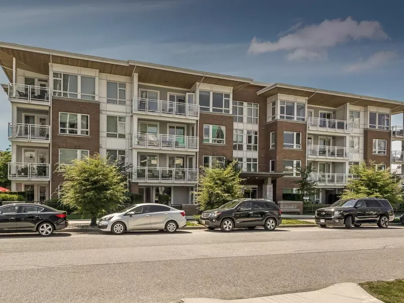 217 W 8th ST #307, North Vancouver, BC V7M 0C2