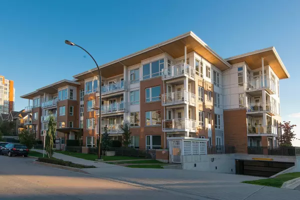 217 W 8th ST #307, North Vancouver, BC V7M 0C2