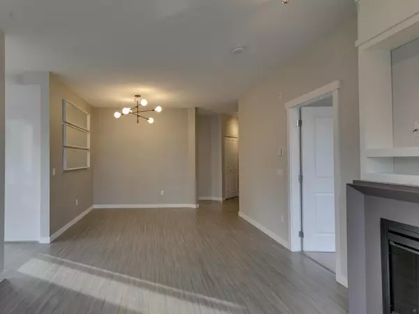 North Vancouver, BC V7M 0C2,217 W 8th ST #307