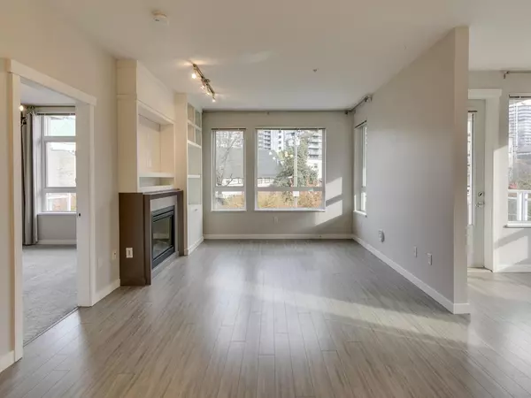 North Vancouver, BC V7M 0C2,217 W 8th ST #307