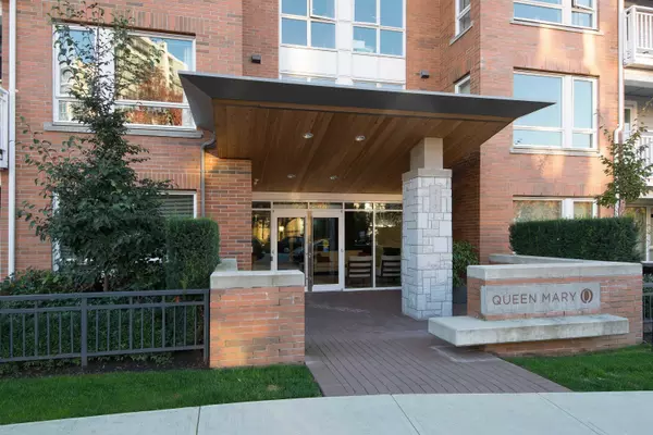 North Vancouver, BC V7M 0C2,217 W 8th ST #307