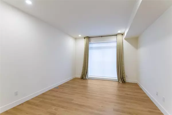 Surrey, BC V3Z 1J9,2350 165 ST #31