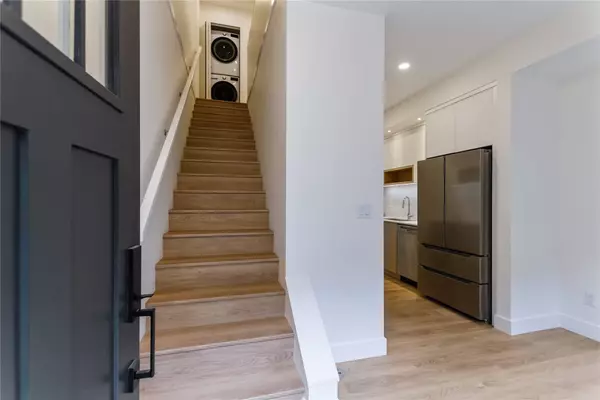 Surrey, BC V3Z 1J9,2350 165 ST #31