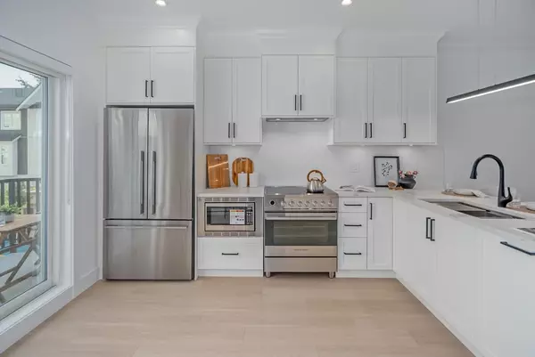 22811 Mclean AVE #4 Richmond, BC V6V 0B8