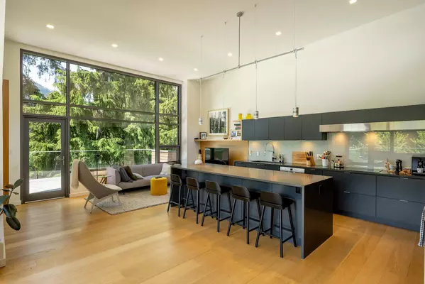 7325 Toni Sailer LN Whistler, BC V8E 0E3