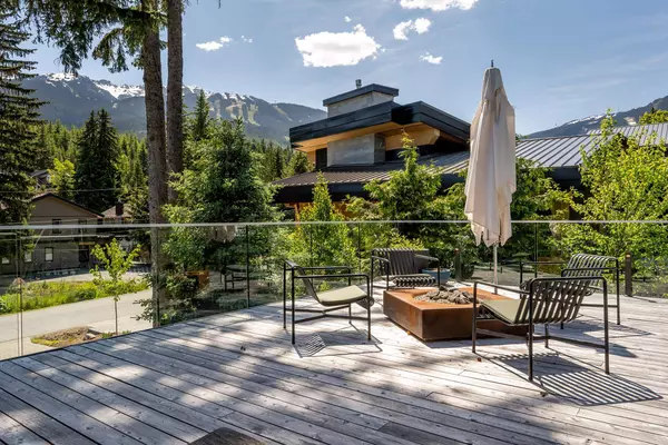 7325 Toni Sailer LN Whistler, BC V8E 0E3