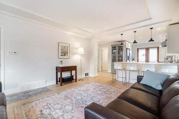 Vancouver, BC V5W 3H5,5070 Windsor ST