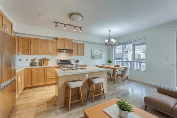 Coquitlam, BC V3E 0C2,3105 Dayanee Springs BLVD #140